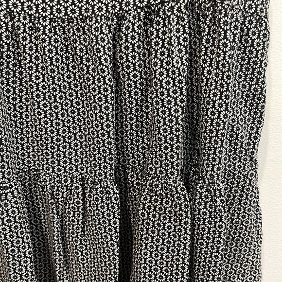 Brandy Melville Women's One Size Black Floral Ruffle Tiered Tunic Tank Shirt - Picture 4 of 10